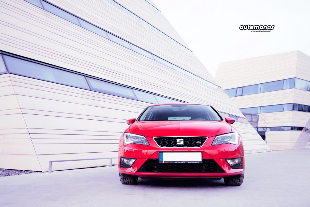 SEAT-Leon-FR-1