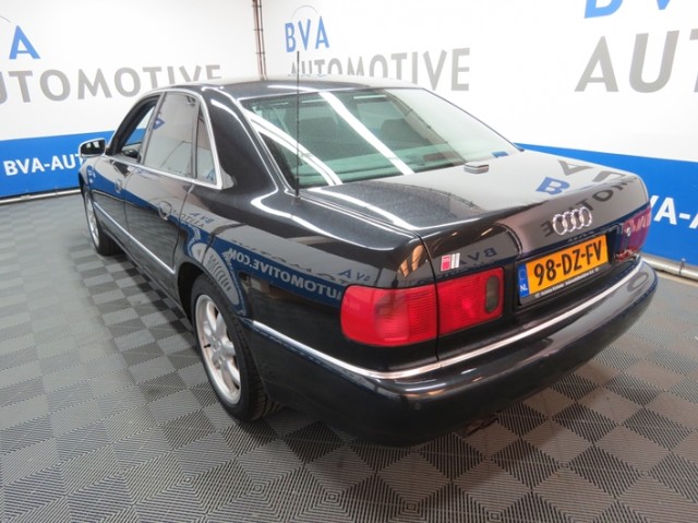 Audi S8 (2)