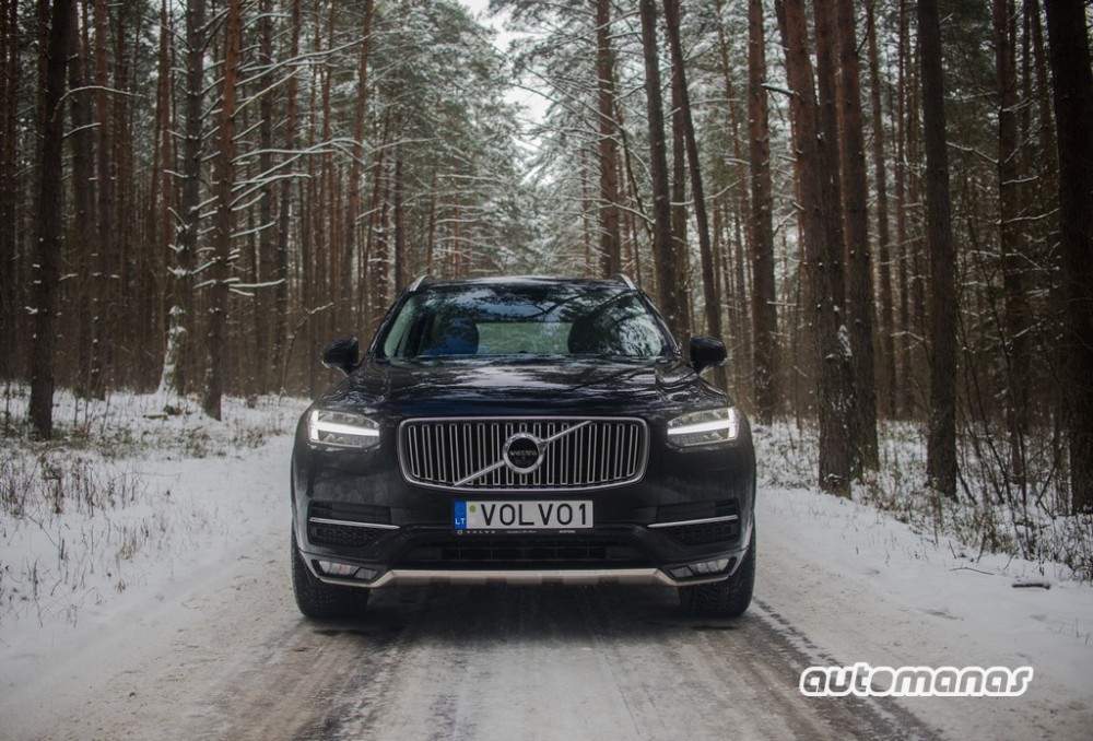 Volvo XC90 (1)