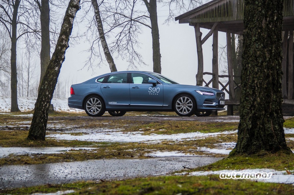 Volvo S90 sedan