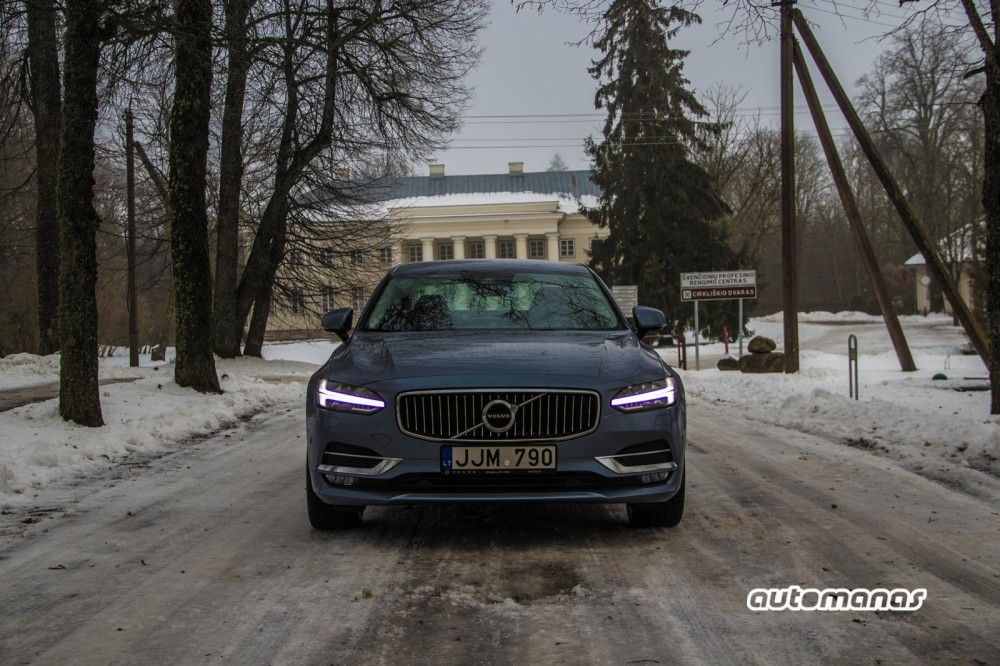 Volvo S90 sedan