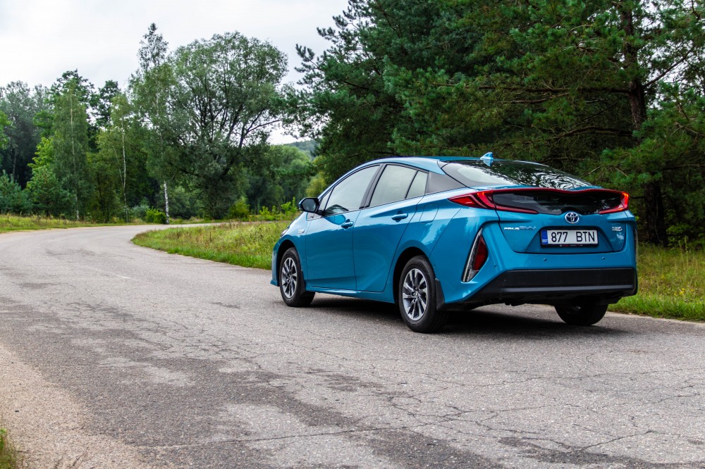 Toyota Prius Plug-In Hybrid testas