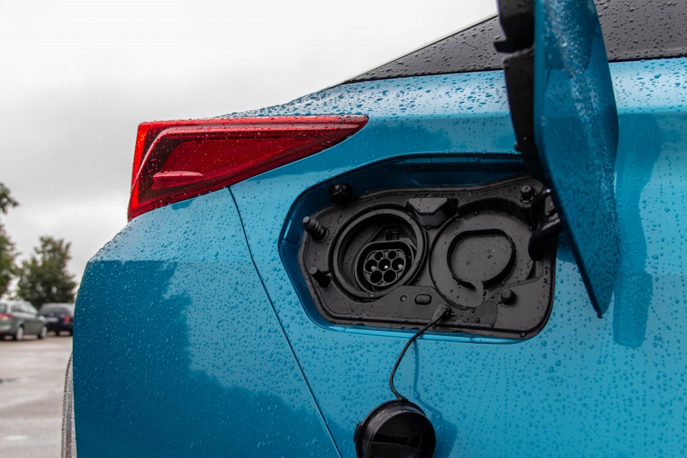 Toyota Prius Plug-In Hybrid testas