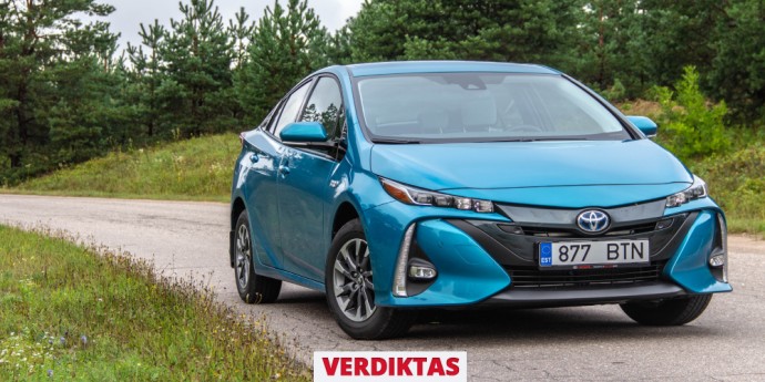 Toyota Prius Plug-In Hybrid testas