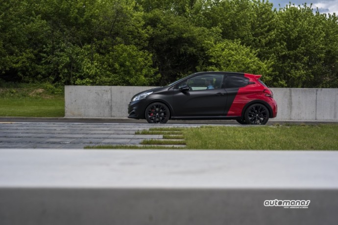 „Peugeot 208 GTI“ testas : Žymaus brolio pėdomis