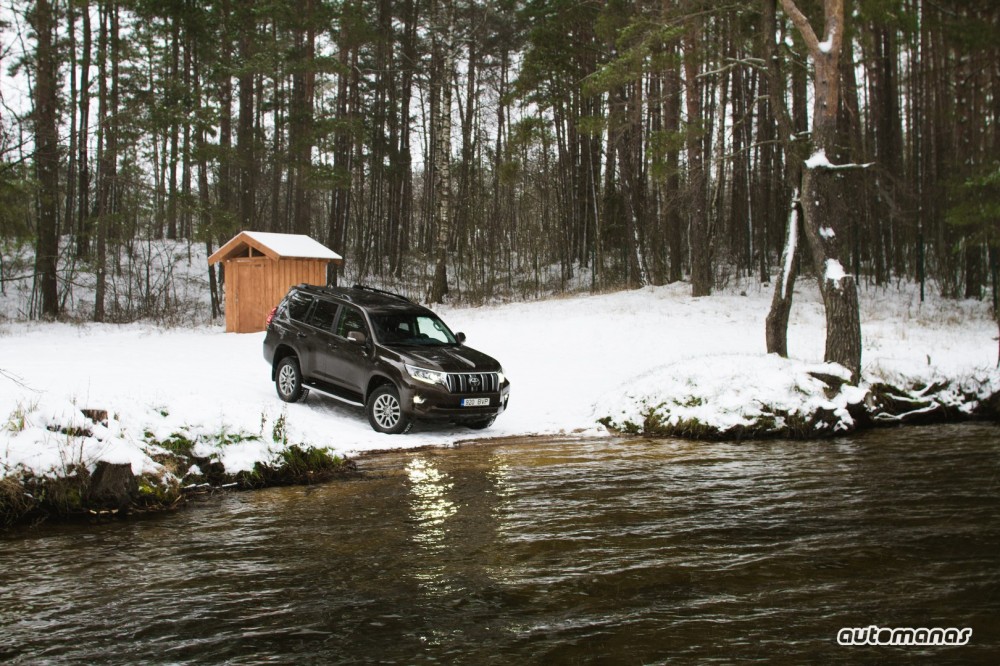 Atnaujintas Toyota Land Cruiser (9)