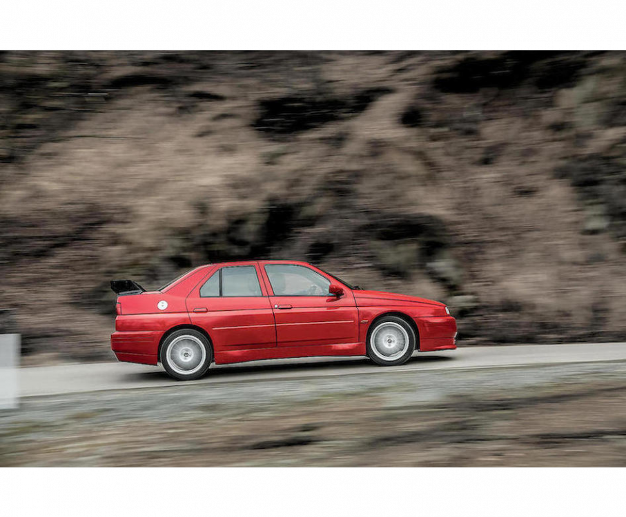 Alfa Romeo 155 GTA Stradale