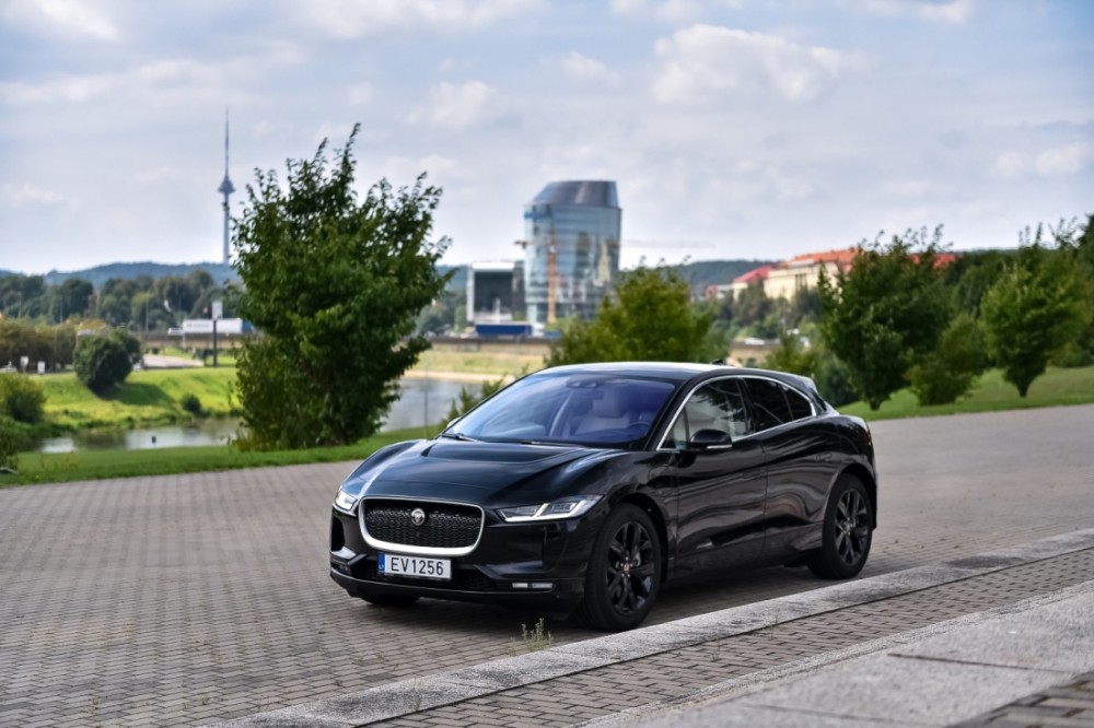 Jaguar I-Pace (3)