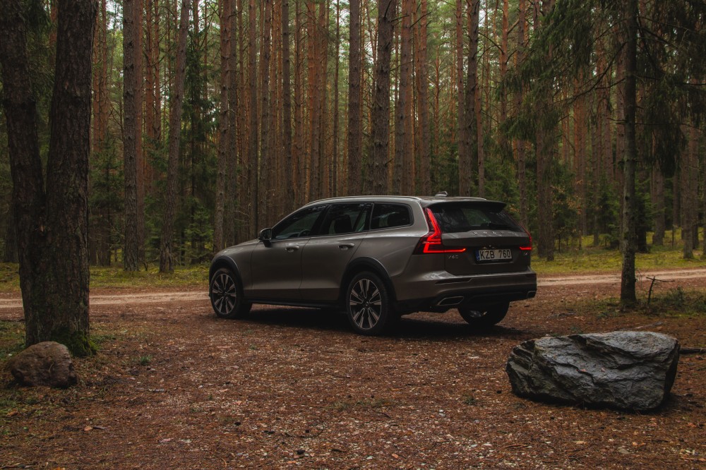 Volvo V60 Cross Country testas