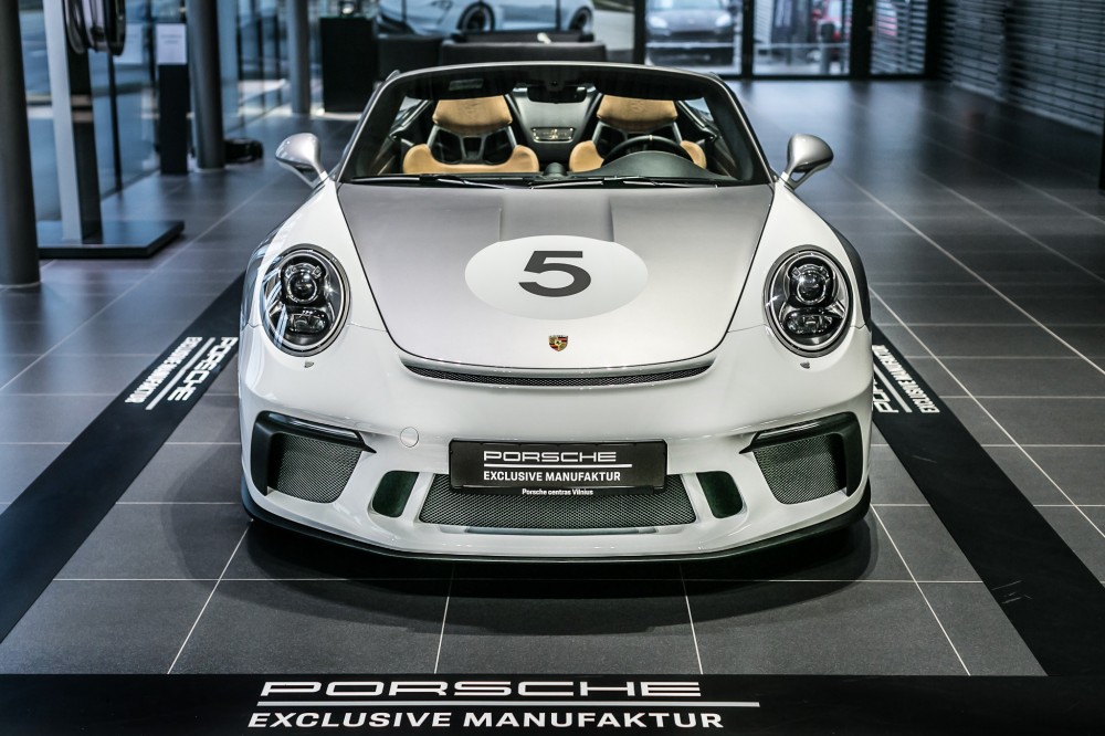 Vilniuje eksponuojamas Porsche 911 Speedster