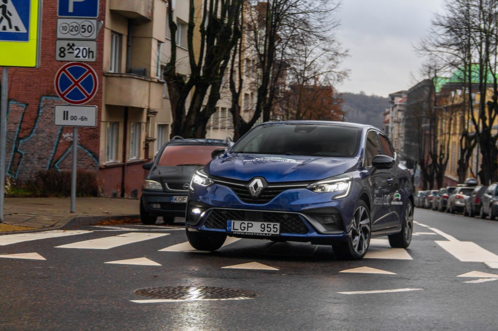 Peugeot 208 GT-Line ir Renault Clio RS-Line