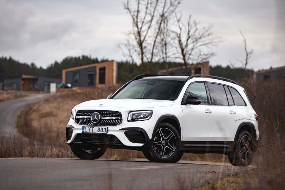 Septynių vietų Mercedes-Benz GLB krosoveris