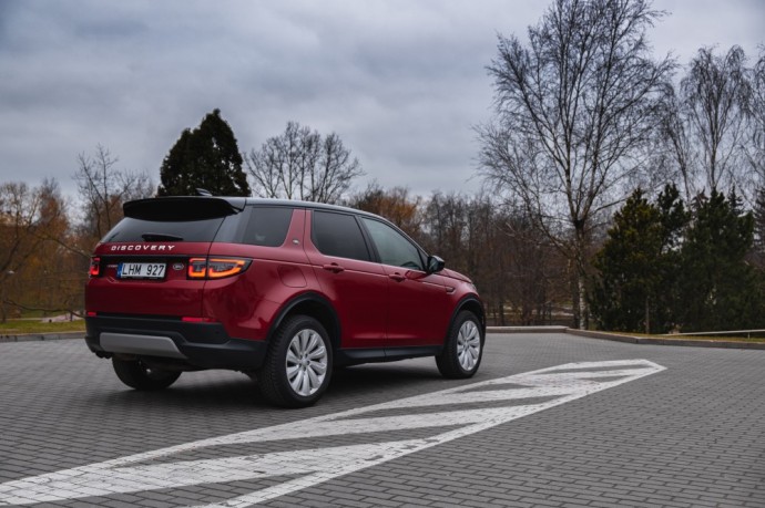 Atnaujintas Land Rover Discovery Sport