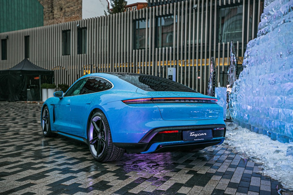 Elektrinio Porsche Taycan pristatymas <a href='https://www.tv3.lt/gaires/vilnius' target='_blank' class='phrase'>Vilniuje</a>