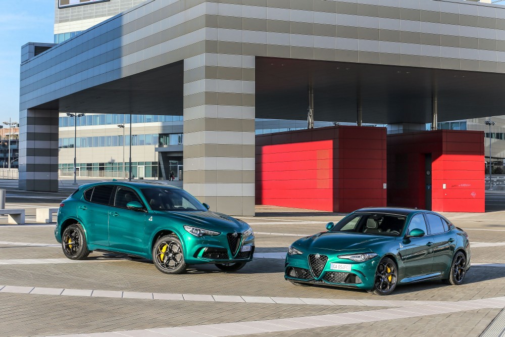 Atnaujinti Alfa Romeo Stelvio ir Giulia Quadrifoglio