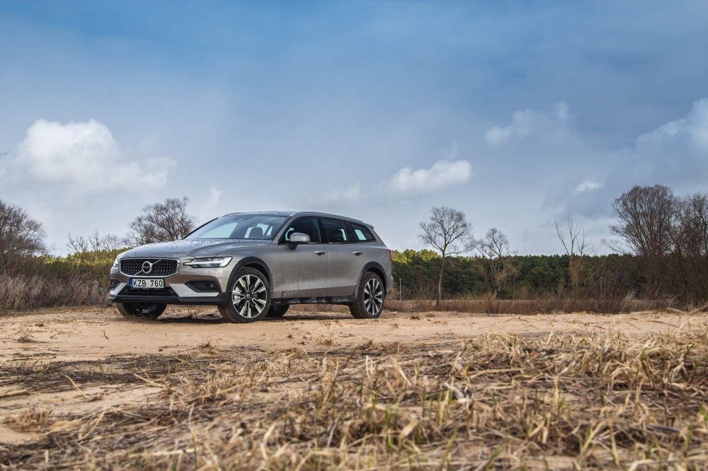 Volvo V60 Cross Country testas