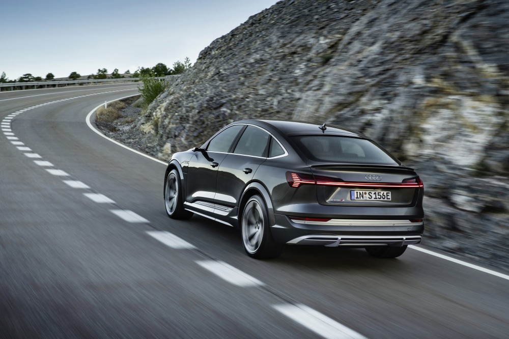 „Audi e-tron S“ ir „Audi e-tron S Sportback“