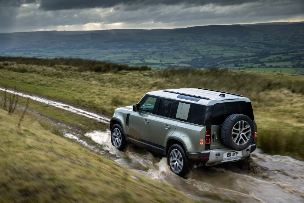 Hibridinis Land Rover Defender