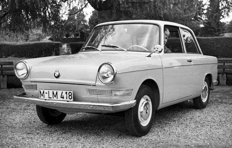 BMW 700