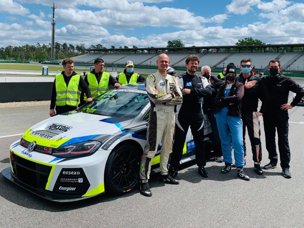 „GSR Motorsport“ komanda dalijosi gausybe potyrių ir emocijų po itin intensyvių „Hankook 12 h” lenktynių Vokietijos Hokenheimo trasoje, kur vyko pasaulinės lenktynių serijos 4-asis etapas.