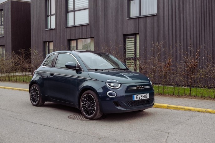 Elektrinio „Fiat 500“ testas: Dabar jo stiprioji pusė – ne tik eksterjero dizainas