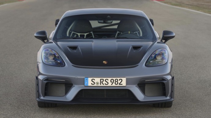 „Porsche 718 Cayman GT4 RS“: Skanėstas automobilių entuziastams