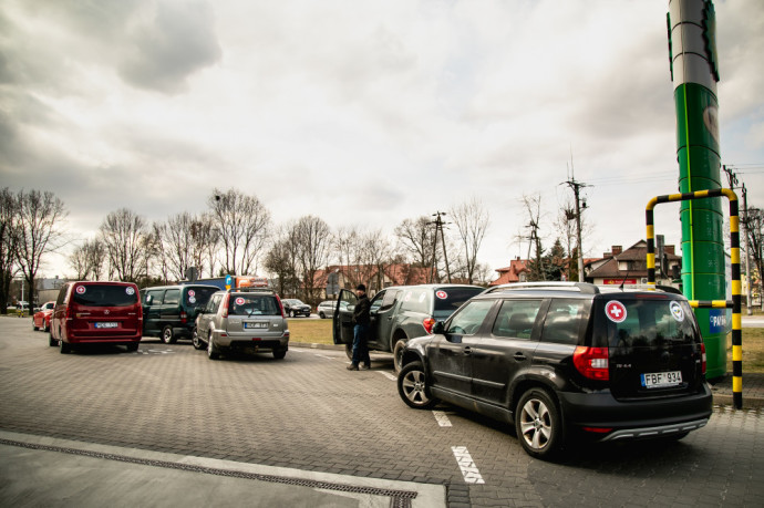 Lietuvos žurnalistų autoklubo surengta akcija  „Padovanok automobilį Ukrainai“