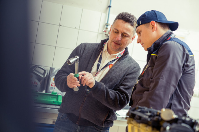 Paaiškėjo geriausias Lietuvos jaunasis automechanikas: pergalę savo miestui išplėšė pirmąkart