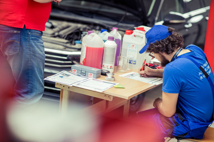 Paaiškėjo geriausias Lietuvos jaunasis automechanikas: pergalę savo miestui išplėšė pirmąkart