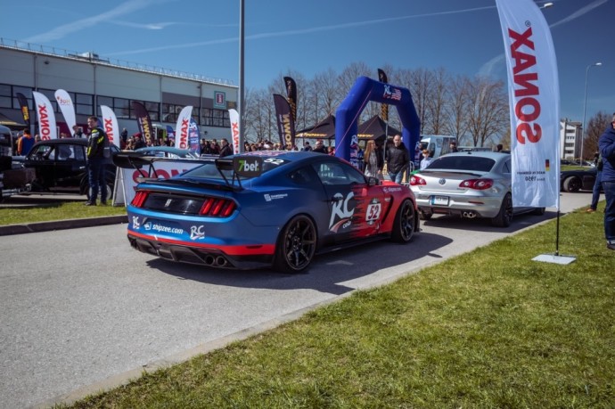 Kaune įvykusiame „Garage Motor Show“ – išpuoselėtų automobilių demonstracija