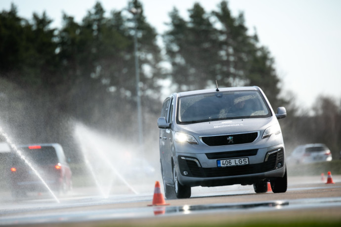 Patikrino komercinių automobilių galimybes: dydžiu lyg sunkvežimiai, bet valdomi lyg lengvieji