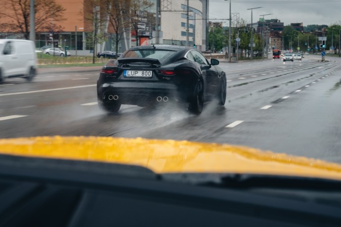 Jaguar F-Type <a href='https://www.tv3.lt/gaires/vilnius' target='_blank' class='phrase'>Vilniuje</a> 