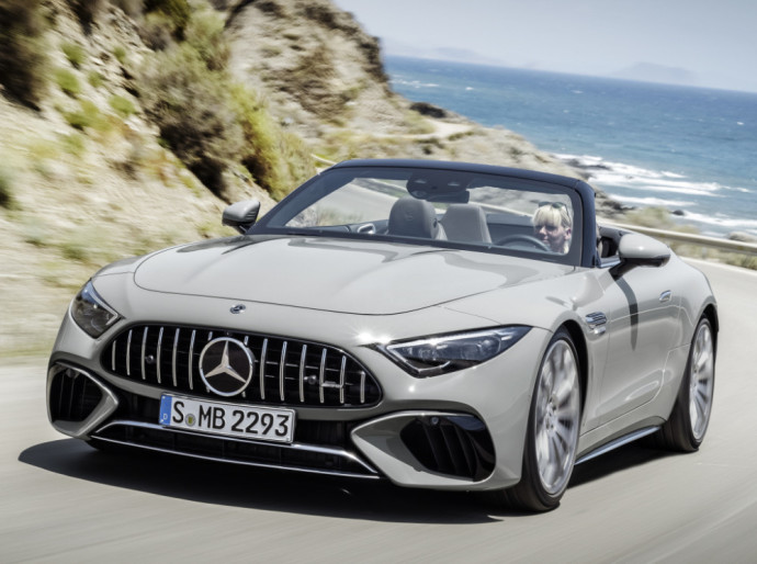 „Mercedes-Benz SL“ sugrįžta prie legendinių pirmtakų ištakų