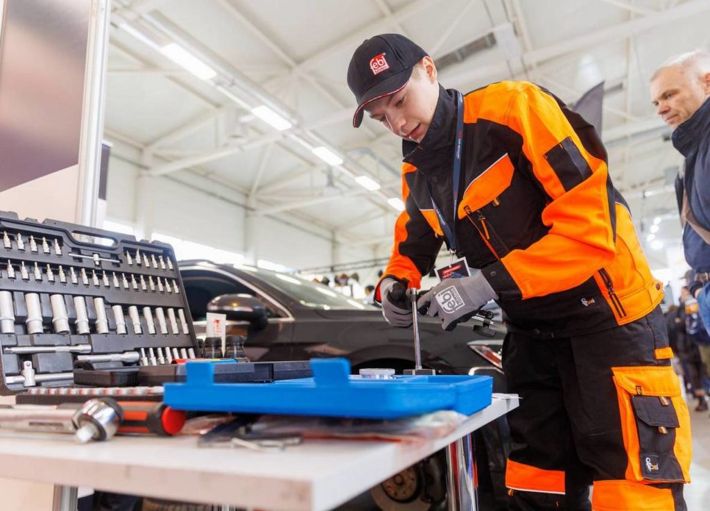 „Geriausias jaunasis automechanikas“ konkurso akimirka