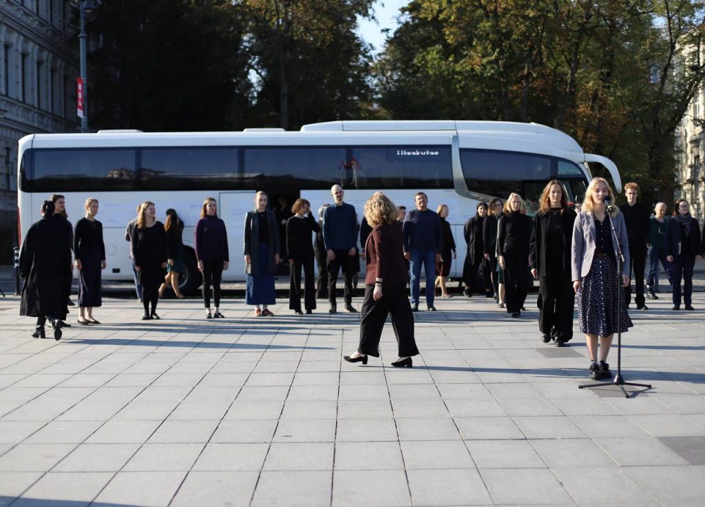 Nematomų žmonių autobusas